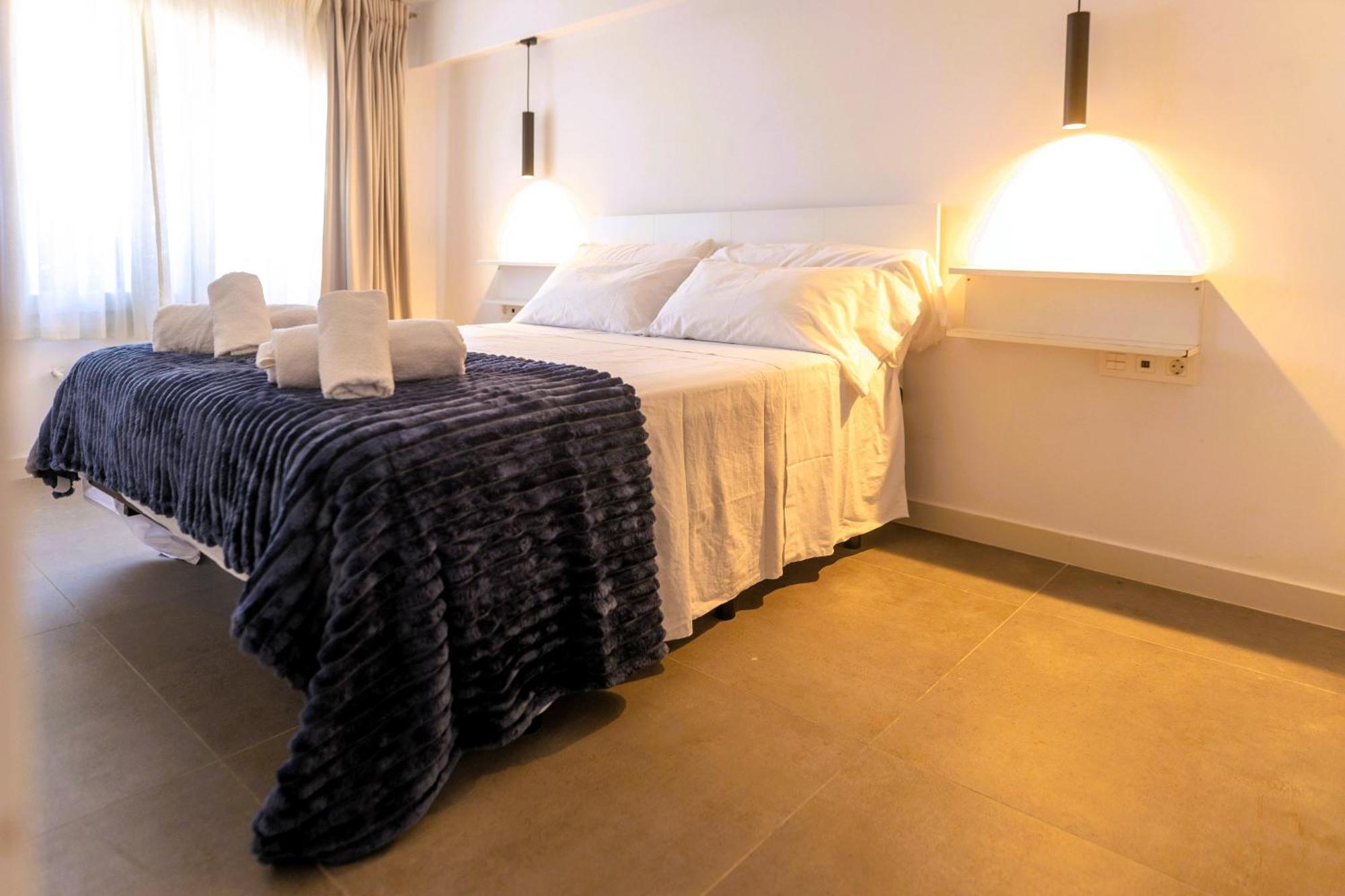 Suitur Beachfront Apartment Roc De Sant Gaieta Roda de Bará Dış mekan fotoğraf