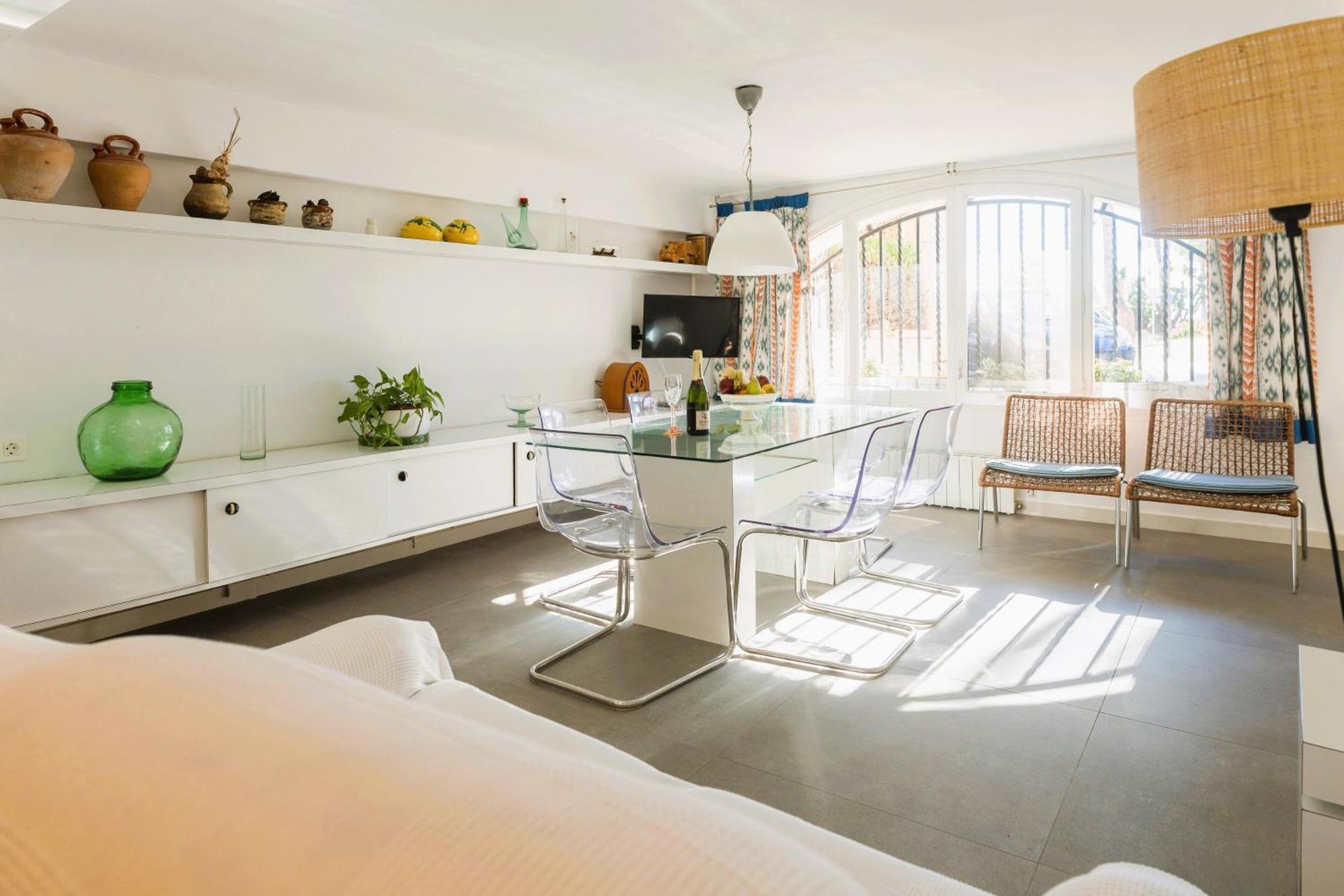 Suitur Beachfront Apartment Roc De Sant Gaieta Roda de Bará Dış mekan fotoğraf